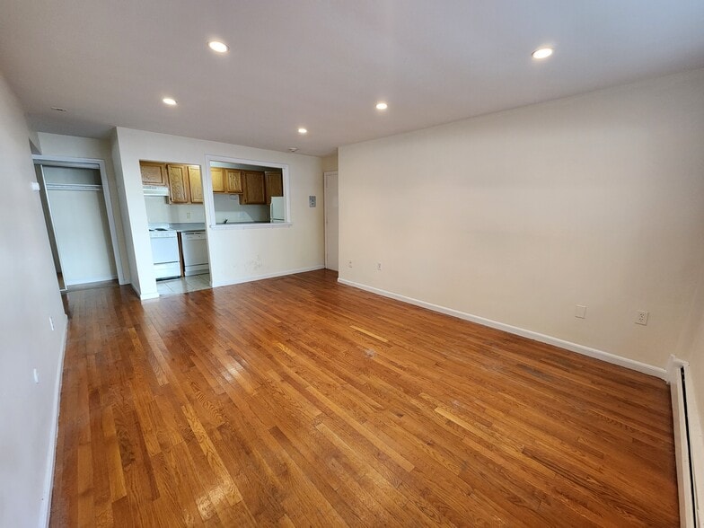 Building Photo - 55 Brighton Ave