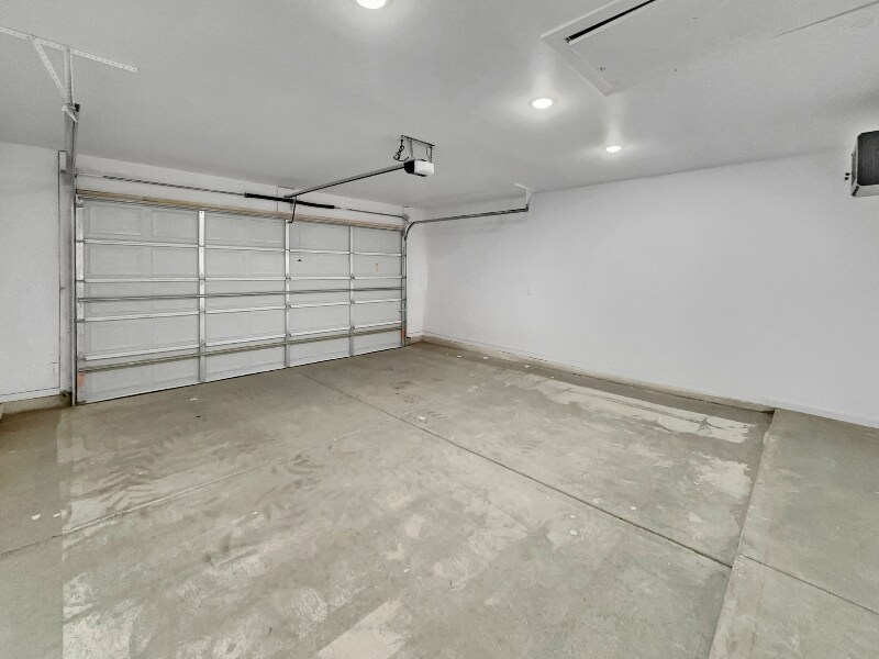 Building Photo - 5804 Urbana Ave