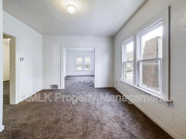 Building Photo - 539 Gage St