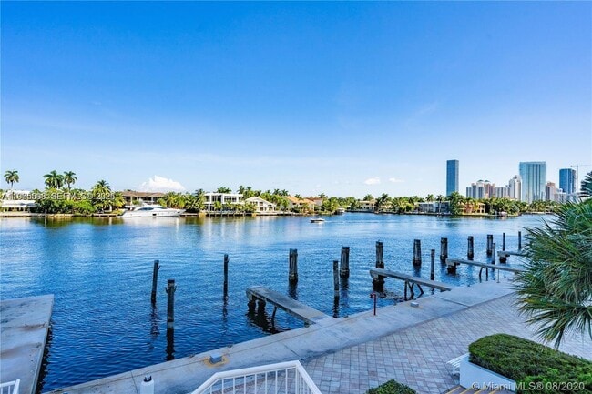 Building Photo - 20281 E Country Club Dr