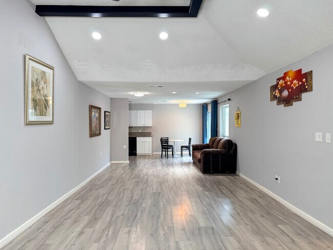 Building Photo - 6506 Briar Glade Dr