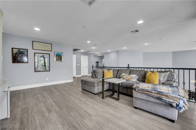 Building Photo - 1289 Vietti St