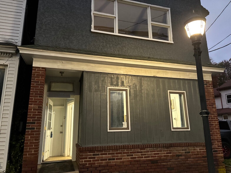 Primary Photo - 522 Main St