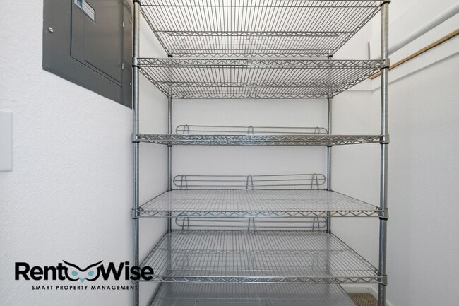 Building Photo - 2060 Sutter St