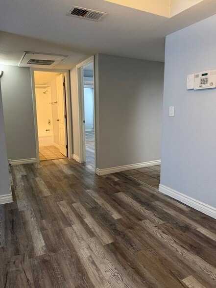 Building Photo - 3420 W Danbury Dr