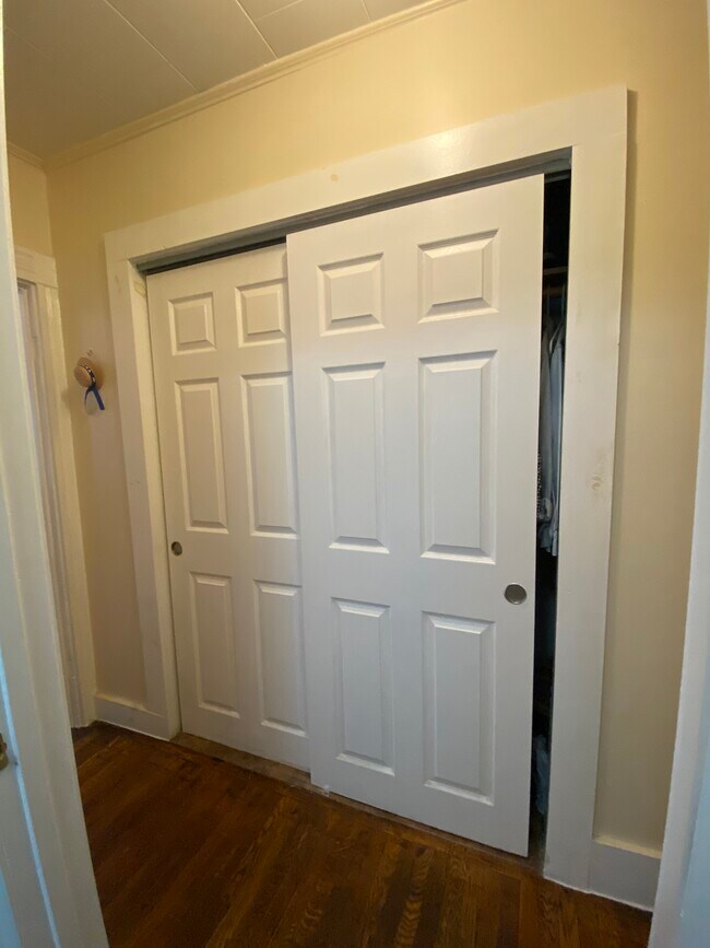 Building Photo - 107 Hooker St