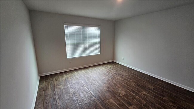 Building Photo - 511 Autumns Wood Cir