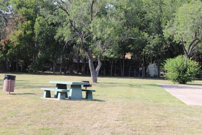 Building Photo - 3113 Fritz Hughes Park Rd