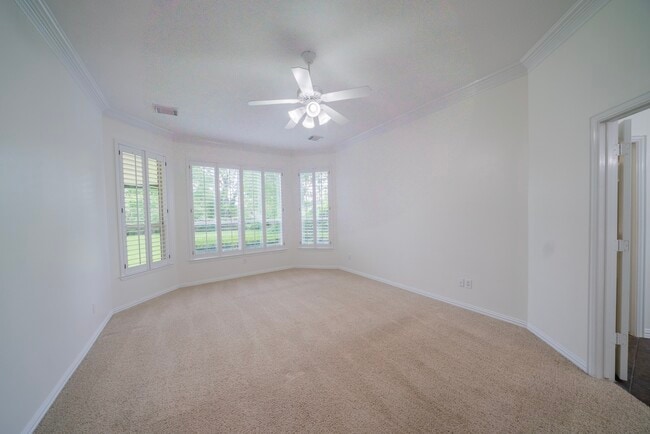 Building Photo - 1415 Sue Barnett Dr