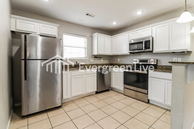 Building Photo - 4546 W Sweetgum Ln