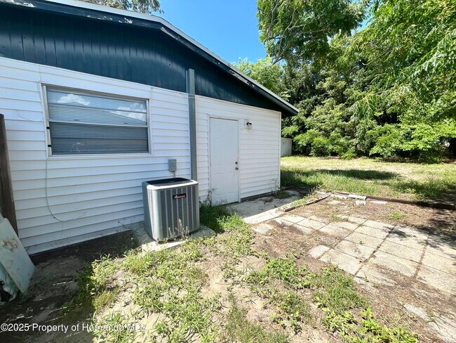 Building Photo - 1032 Marlow Ave
