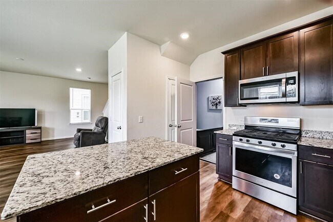 Building Photo - 11627 Braemar Village Dr