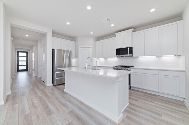 Building Photo - 32906 School Hl Rd