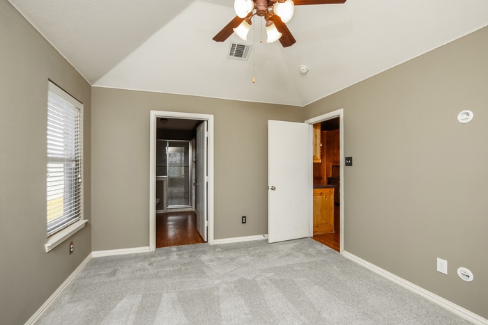 Building Photo - 108 Oregon Tr