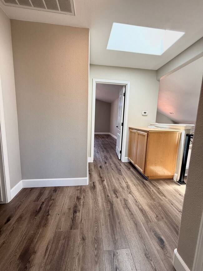 Building Photo - Beautiful 3 Bed 2.5 Bath COMING SOON!!!!