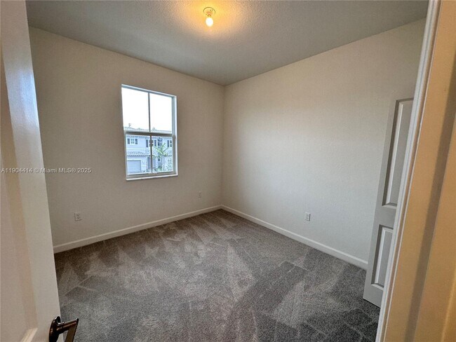 Building Photo - 11884 NW 47th Manor