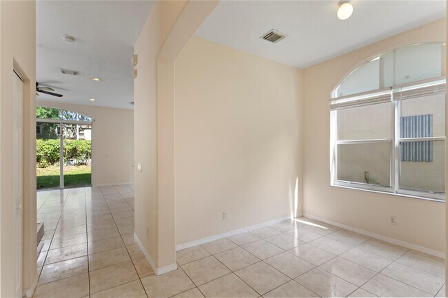 Building Photo - 2215 NW 76th Terrace