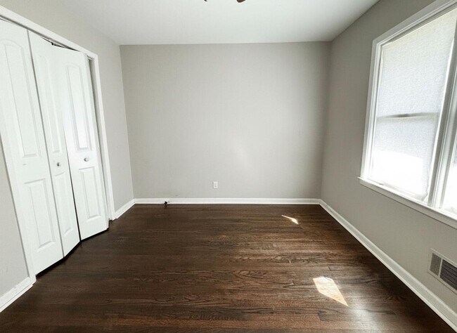 Building Photo - Charming 3BR Condo in Atlanta