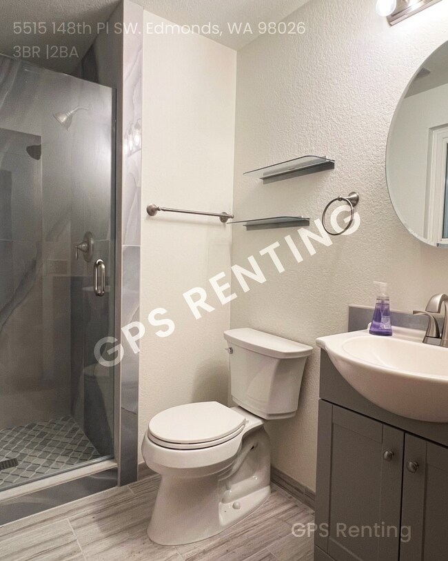 Building Photo - Beautiful Bed 3, Bath 2, home!