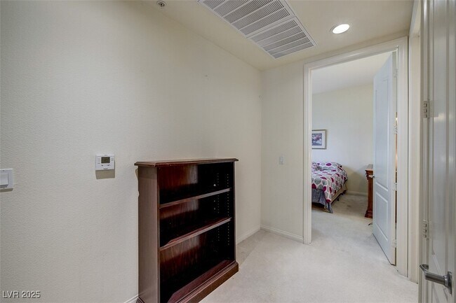Building Photo - 26 E Serene Ave