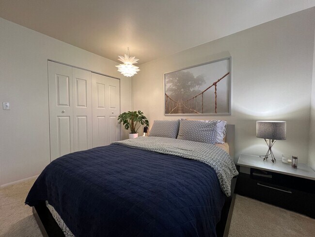 Building Photo - Spacious 4 Bed/3.5 Bath in Boulder - Available July 6th!