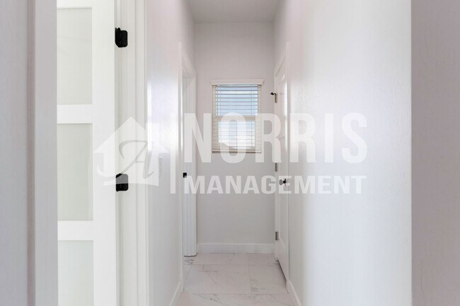 Building Photo - Beautiful Brand New Home with Block Wall