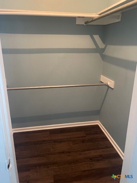 Building Photo - 510 Kellys Way