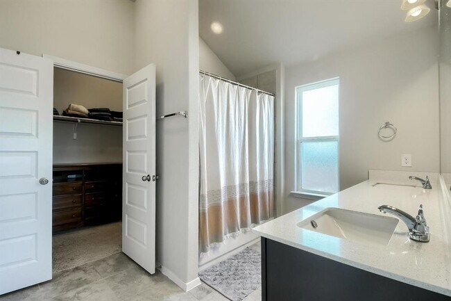 Building Photo - 5616 Corso Ct