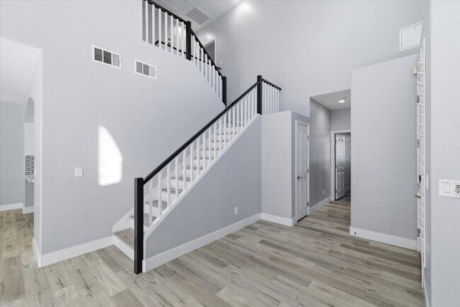 Building Photo - 972 Prestwick St