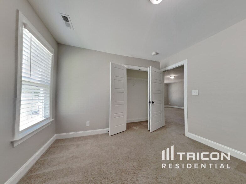 Building Photo - 112 Ashley Wds Ct