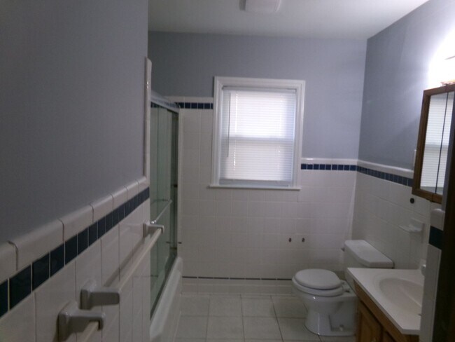 Building Photo - West Salem location