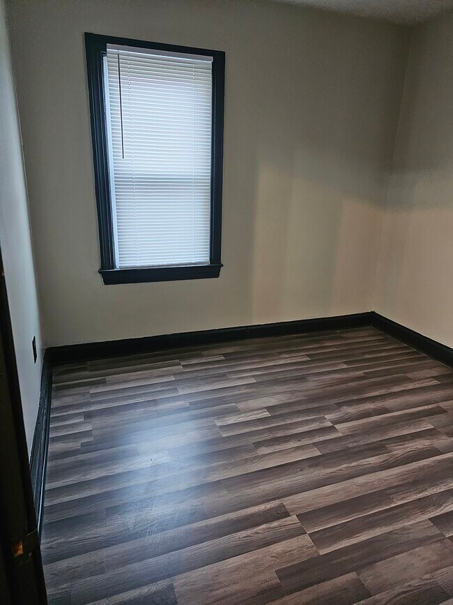 Building Photo - 1612 S 31st St