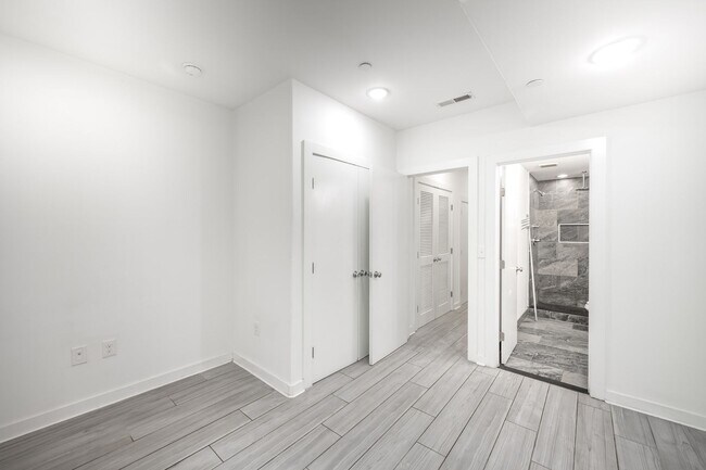 Building Photo - 1642 N Marshall St
