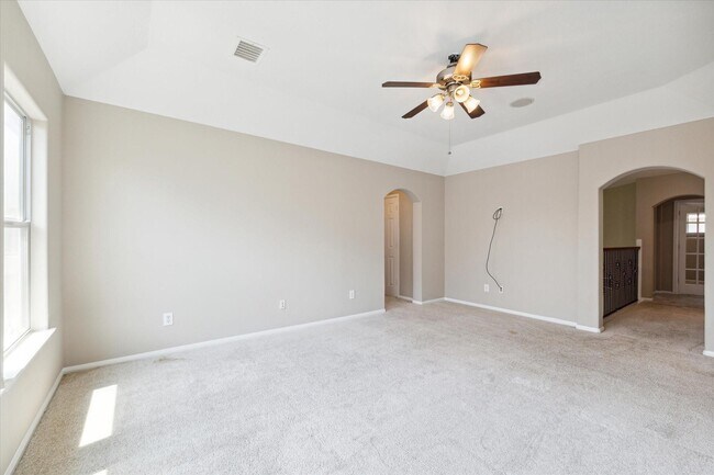 Building Photo - 30507 Russell Point Dr