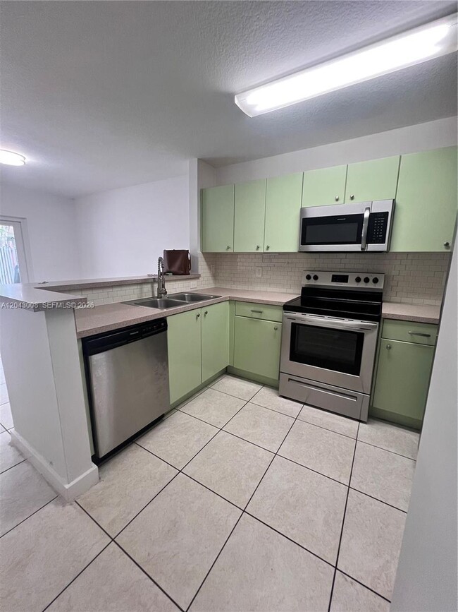 Building Photo - 20613 SW 93rd Ave