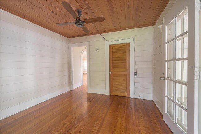 Building Photo - 1621 Sunnyside Dr