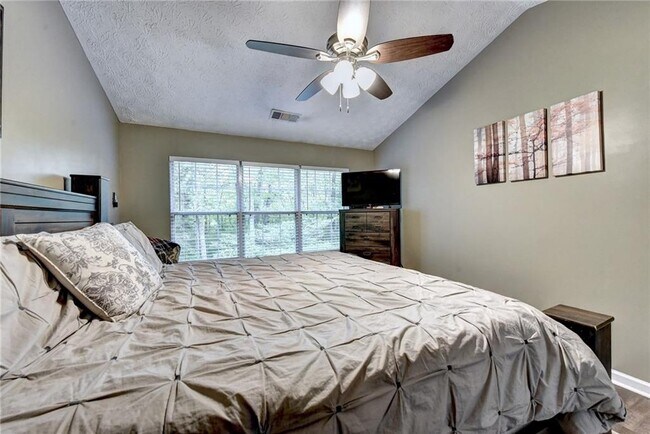 Building Photo - 3680 Oak Park Dr