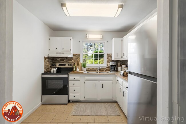 Building Photo - Chiles Avenue