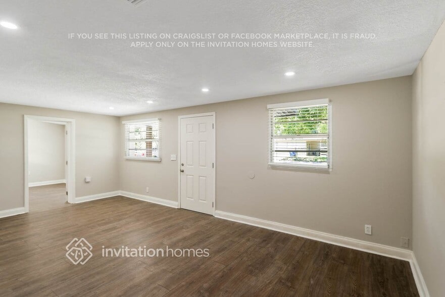 Building Photo - 4010 Treasure Cir