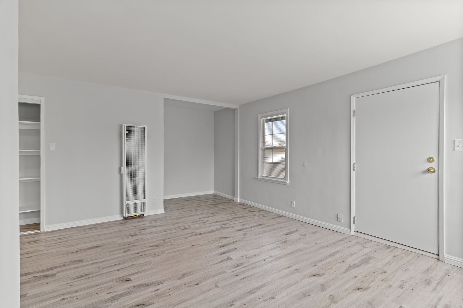 Building Photo - 935 N Washington Pl