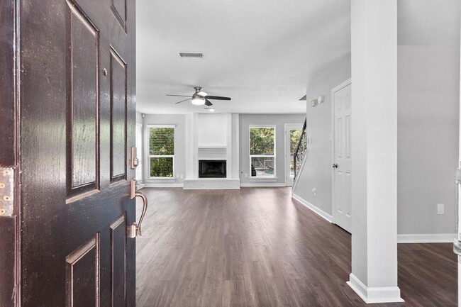 Building Photo - 231 E Golden Arrow Cir