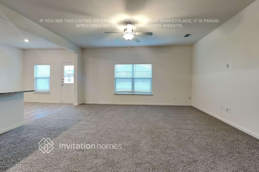 Building Photo - 3032 Chico Dr