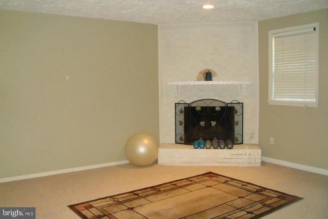 Building Photo - 7330 Lewinsville Park Ct