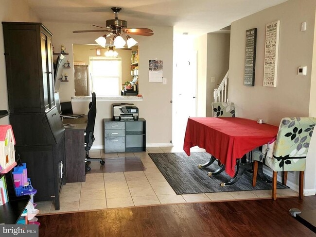 Building Photo - 4540 Rosemarie Dr