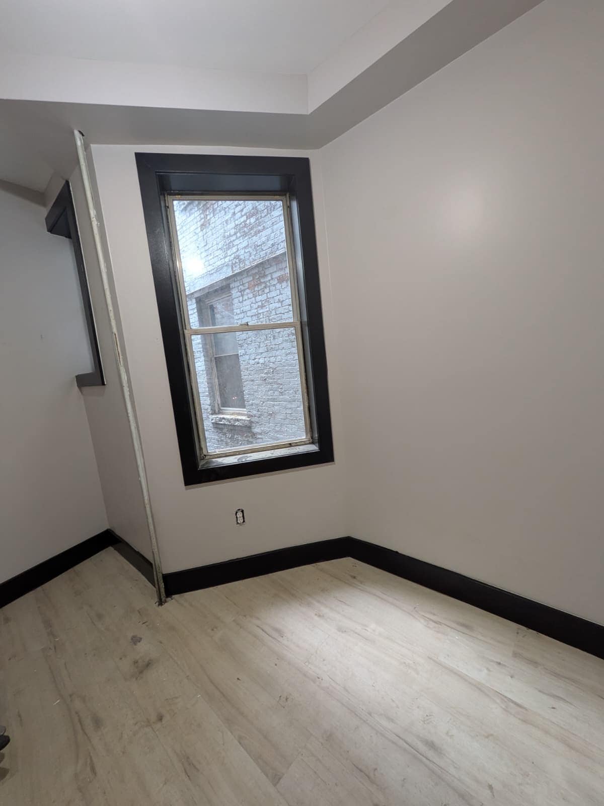 Building Photo - 88 E 25th St