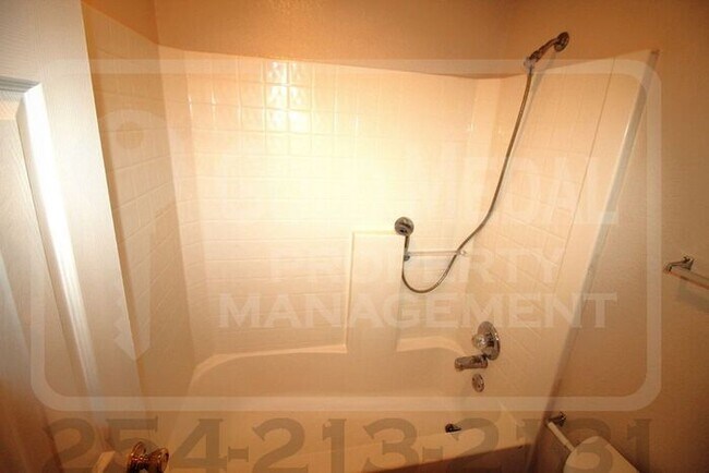 Building Photo - 4707 Westcliff Rd