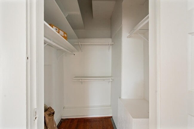 Building Photo - 603 E Losoya St