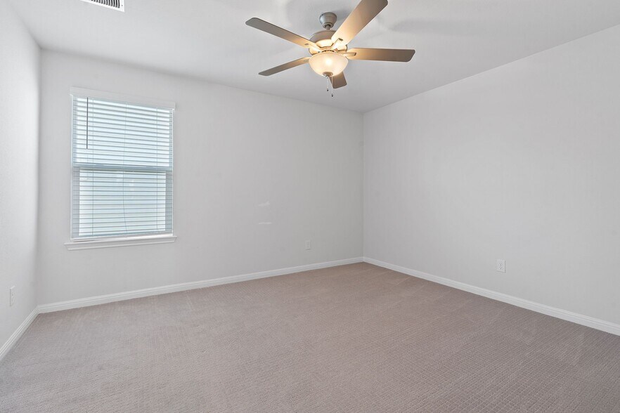 Building Photo - 321 Caisson Trl