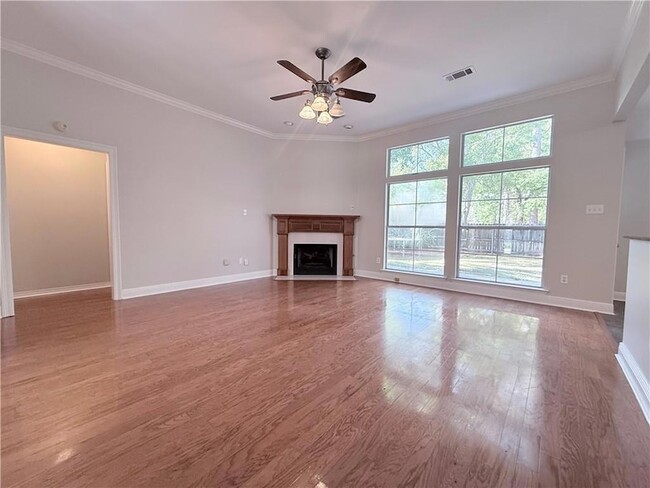 Building Photo - 1245 Sycamore Pl