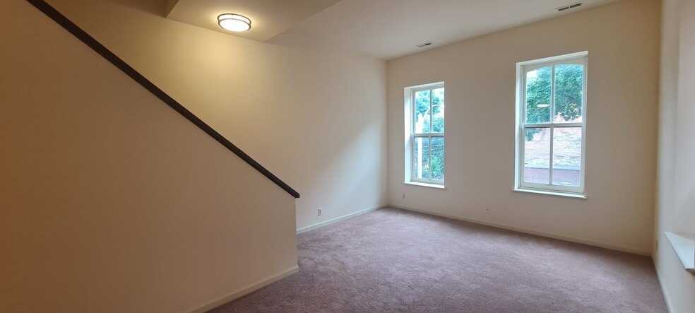 Building Photo - 1217 Lami St